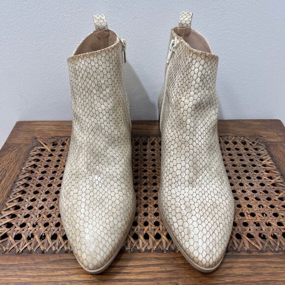 Size 11 Hispanitas Alpes Vanilla Python Embossed Patent Leather Dress Ankle Boot - Picture 1 of 9